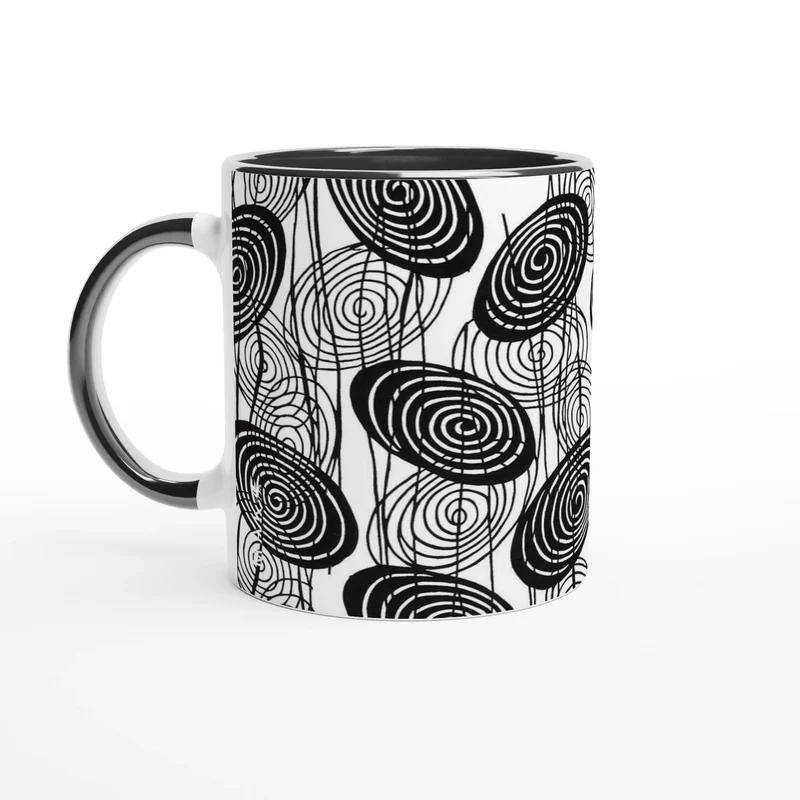 Keramiktasse mit Muster von Färberschablone