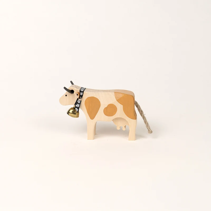 Kuh 1 stehend Simmentaler