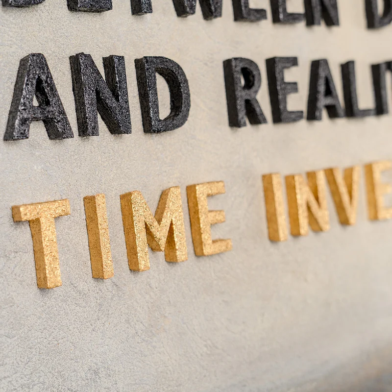 Time Invested – handgemaltes Motivationsbild fürs Büro mit 3D-Relief, 140 × 70 cm