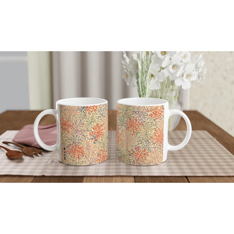 Keramiktasse mit Korallenmuster