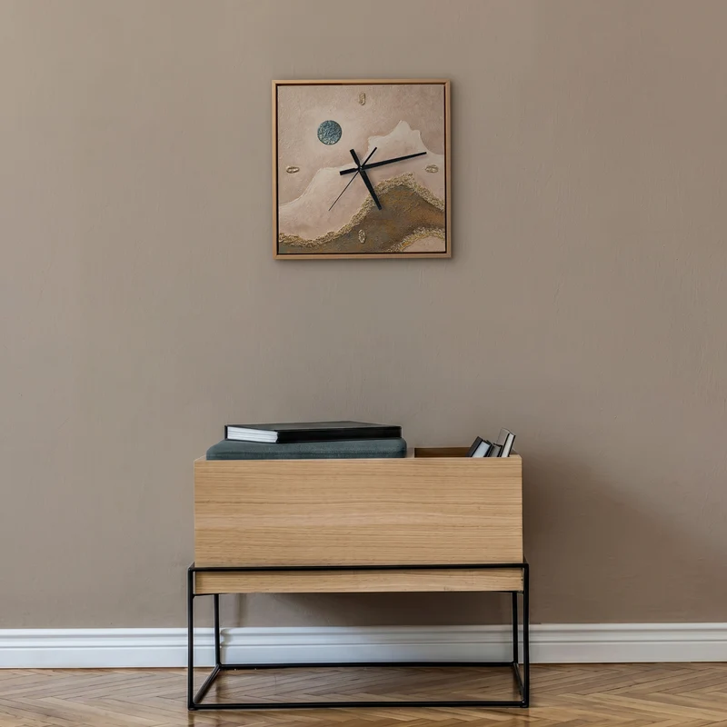 Handgemalte ausgefallene Wanduhr – Wüstenlandschaft mit Mondmotiv – 35×35 cm