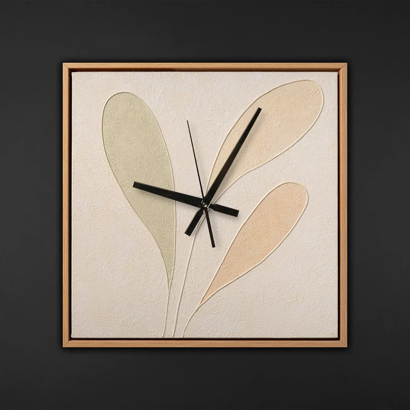 Handgemalte originelle Wanduhr mit floraler Abstraktion – 35×35 cm