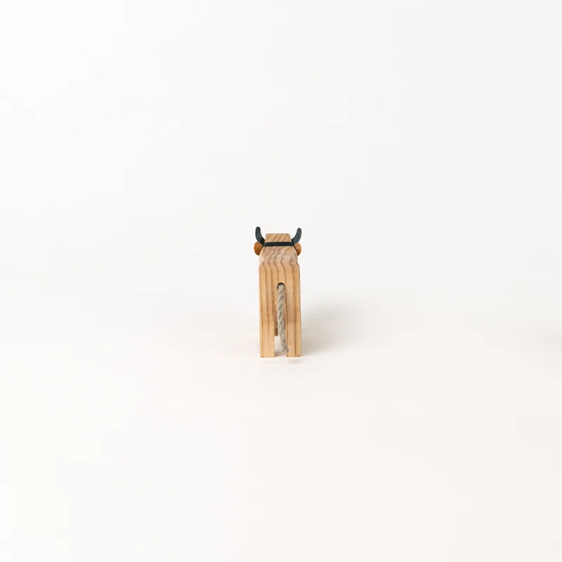 Kuh 1 stehend geölt unique