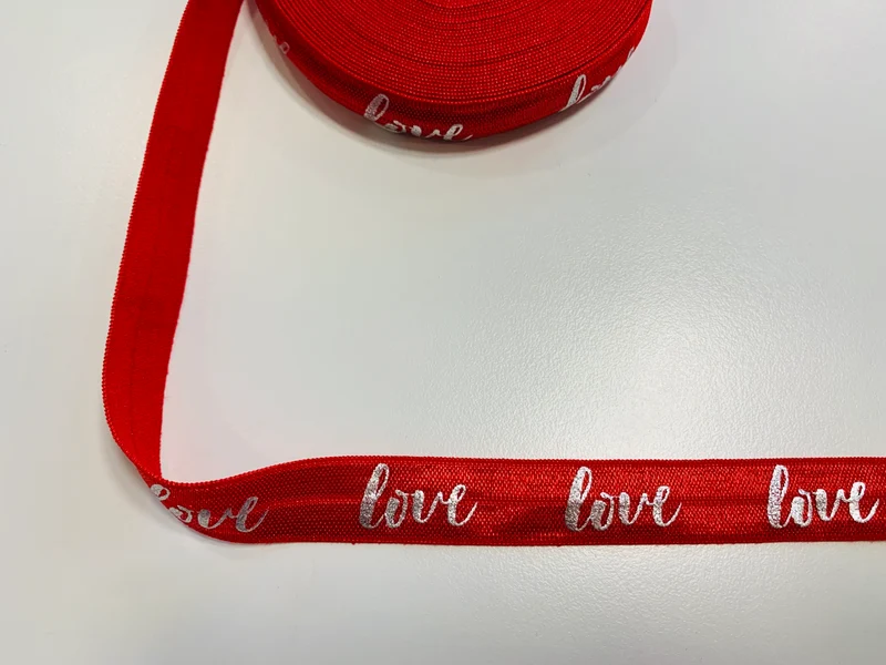 Gummiband Haarband Armband Love silber auf rot