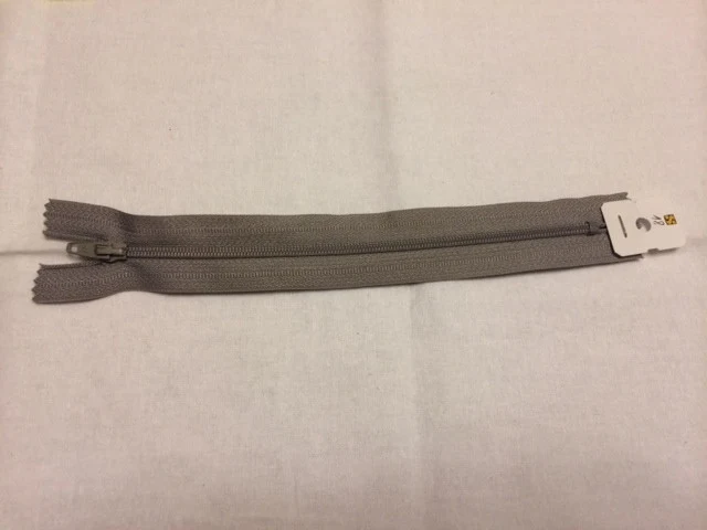 Reißverschluss grau 18cm 1,3€