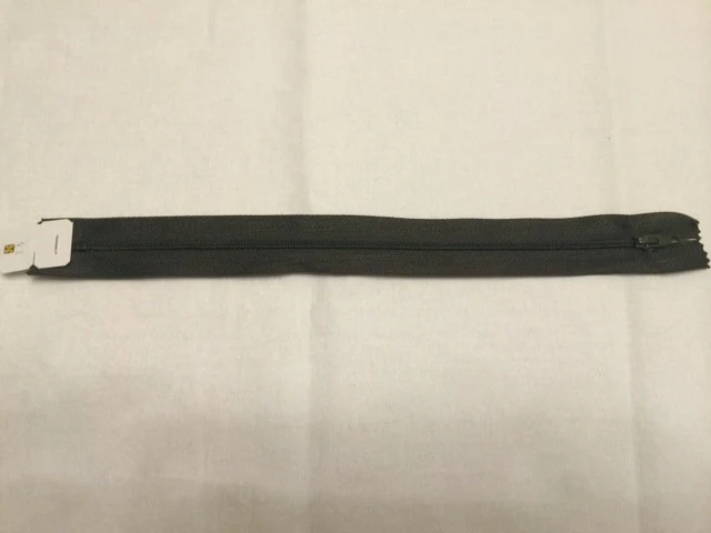 Reißverschluss graubraun 25cm 1,8€