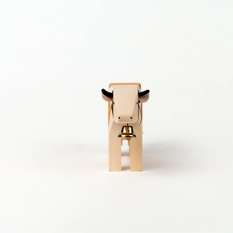 Kuh 2 stehend Simmentaler