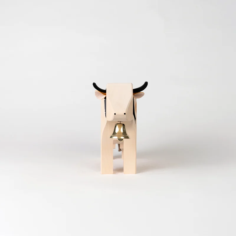 Kuh 4 stehend Simmentaler