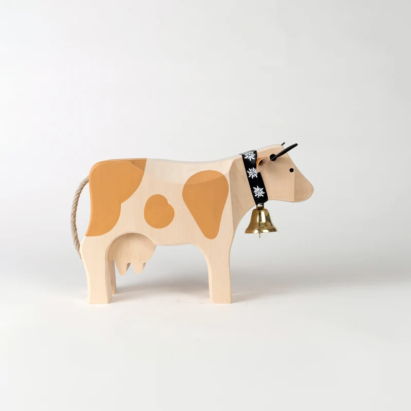 Kuh 4 stehend Simmentaler