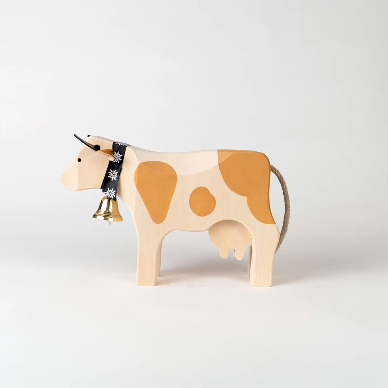Kuh 4 stehend Simmentaler
