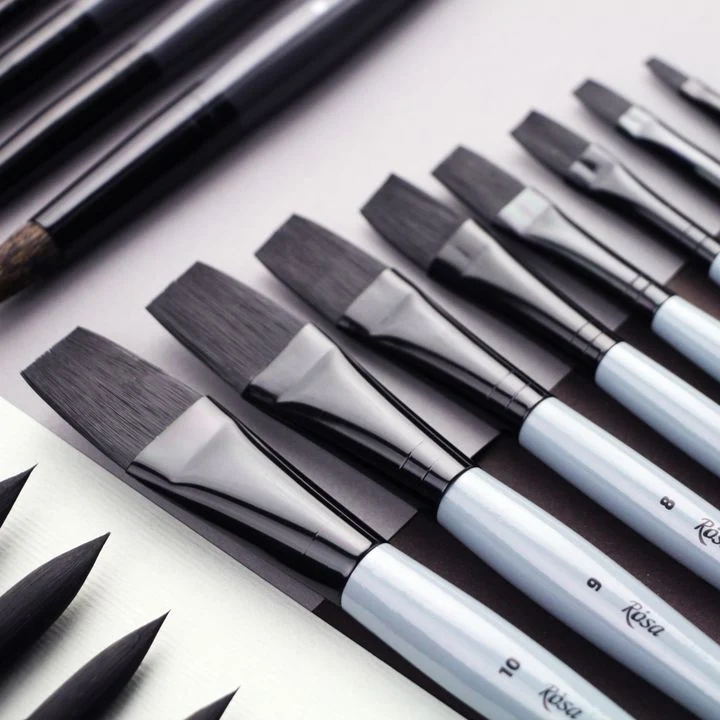 ROSA STREAM 134 Synthetic Flat Brush