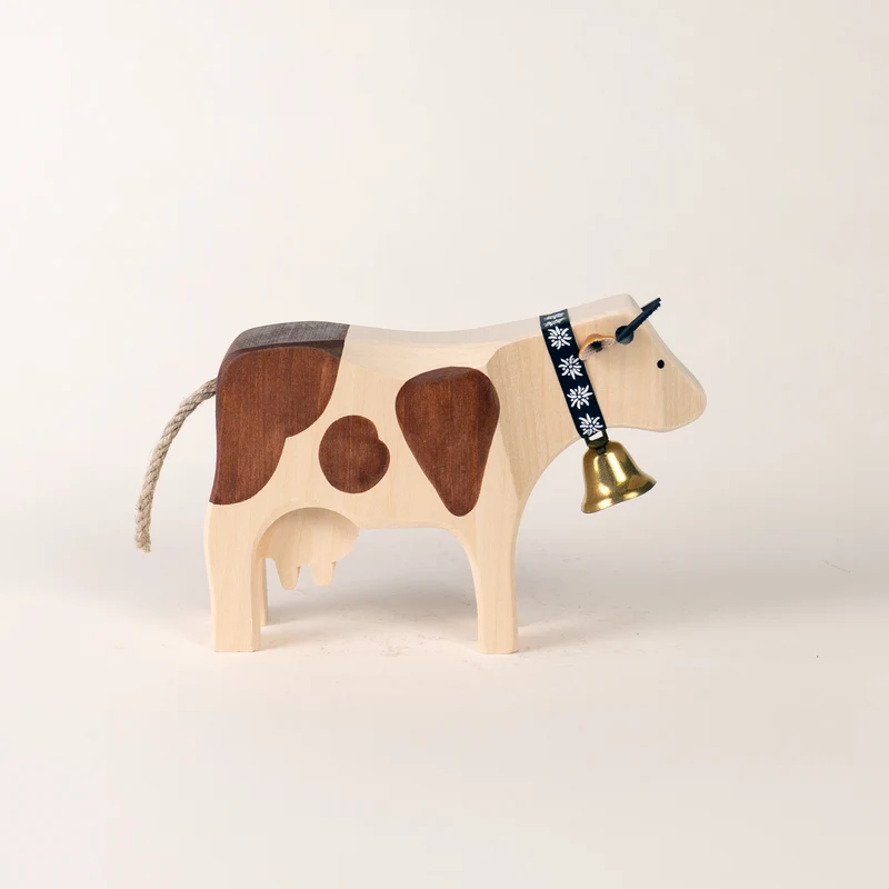 Kuh 3 stehend Red-Holstein