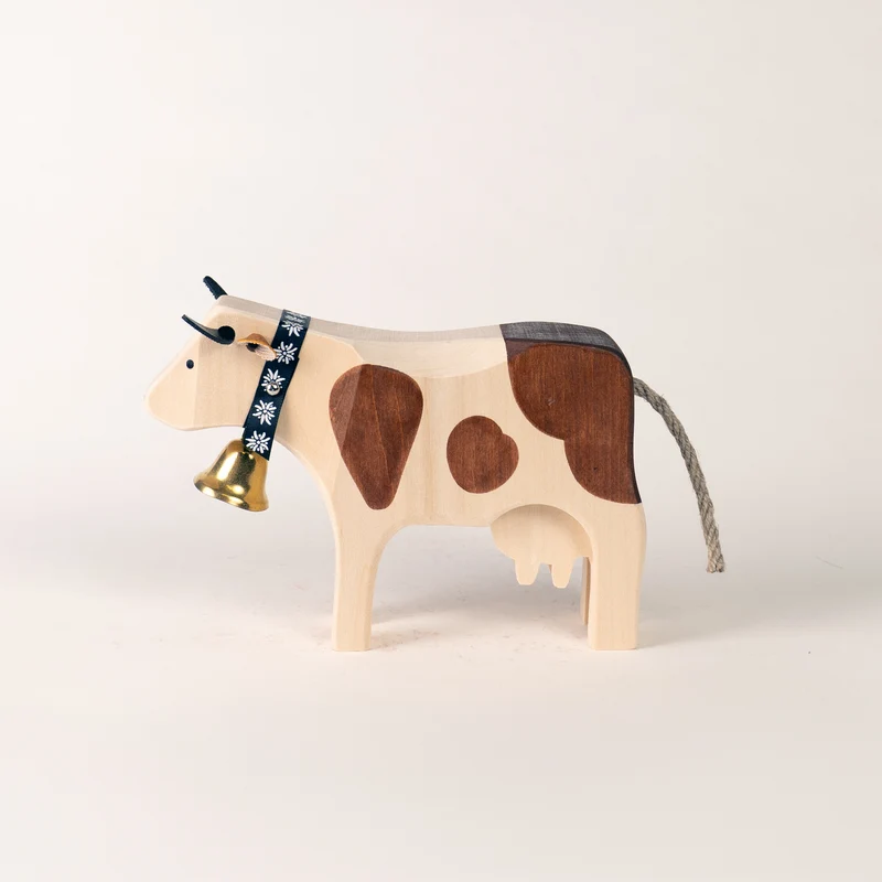 Kuh 3 stehend Red-Holstein