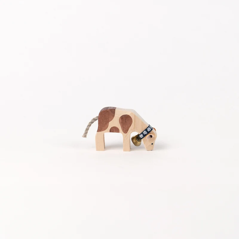 Kalb fressend Red-Holstein