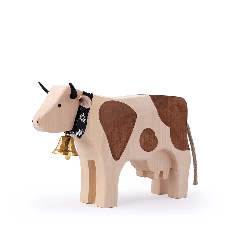 Kuh 4 stehend Red-Holstein