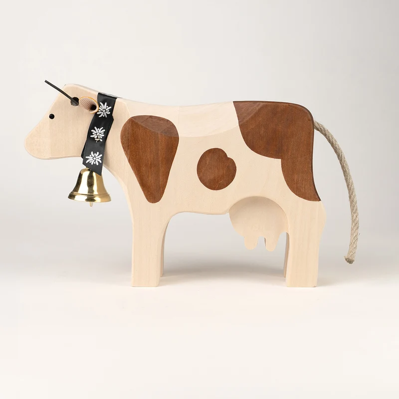 Kuh 4 stehend Red-Holstein