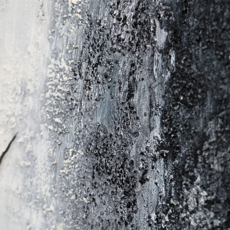 Handgemalte Acrylmalerei mit Rahmen „Atem des Winters“ – Abstrakte Kunst in Schwarz-Weiß