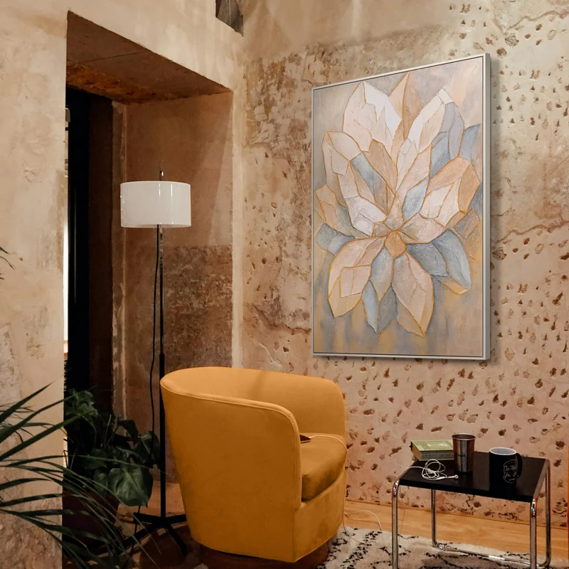 Handgemaltes Acrylgemälde mit Rahmen „Facetten der Blütenblätter“ – Abstrakte florale Wandkunst