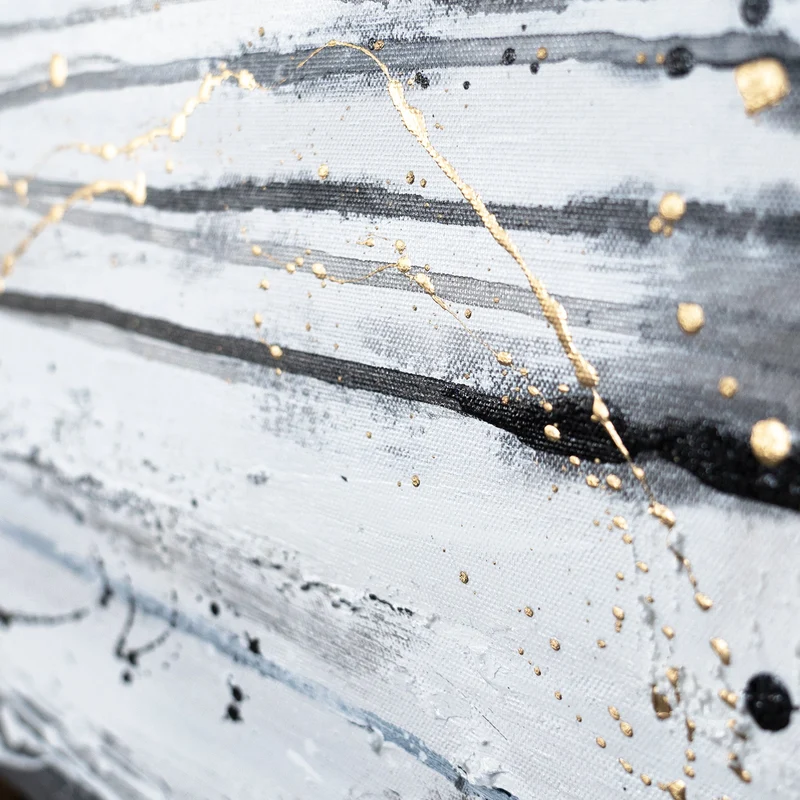 Abstraktes Leinwandbild mit Rahmen „Energie der Linien“ – monochrome Kunst mit Gold