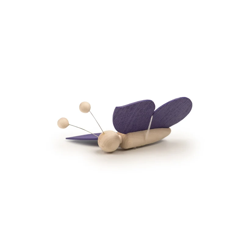 Schmetterling gross mit Faden violett