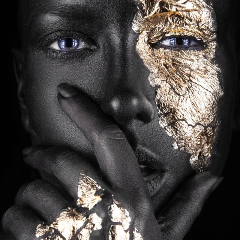 Poster Frau mit Gold Make-Up Quadrat