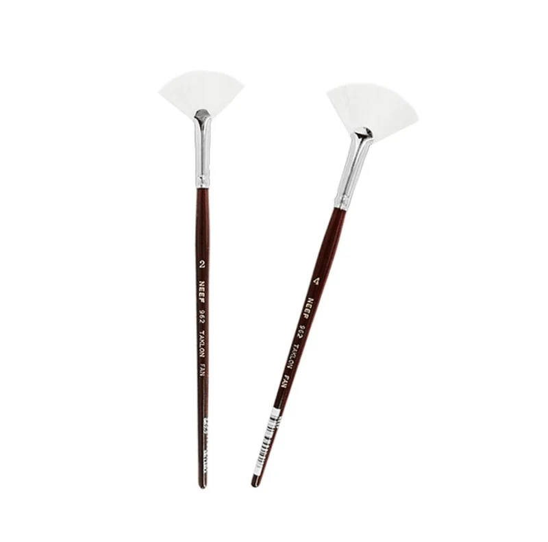 Neef 962 Taklon Fan Brush Size 2