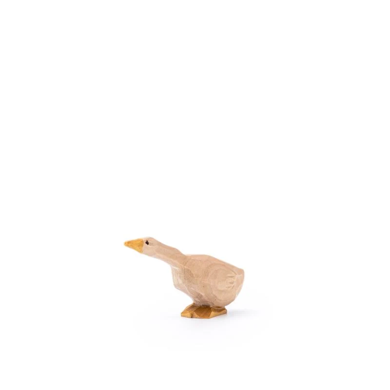 Gans drohend