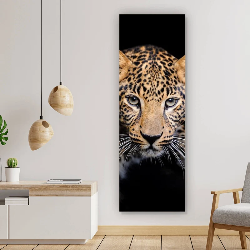 Poster Leopard auf schwarzem Hintergrund Panorama Hoch
