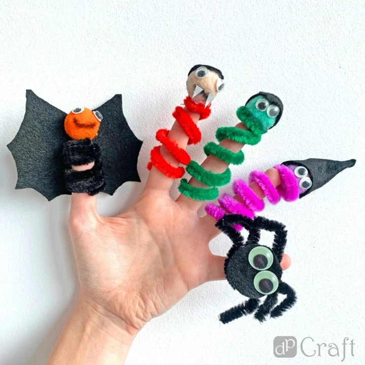 Self-Adhesive Glowing Wiggly Eyes / 20 pcs