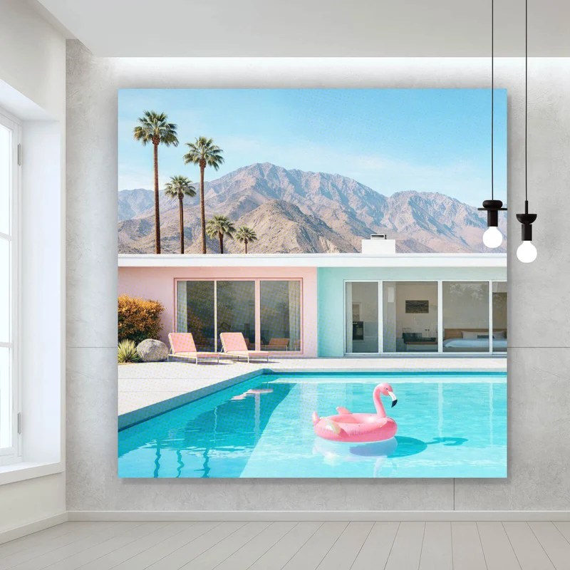 Leinwandbild Modernes Poolhaus mit Palmen und Bergkulisse Quadrat