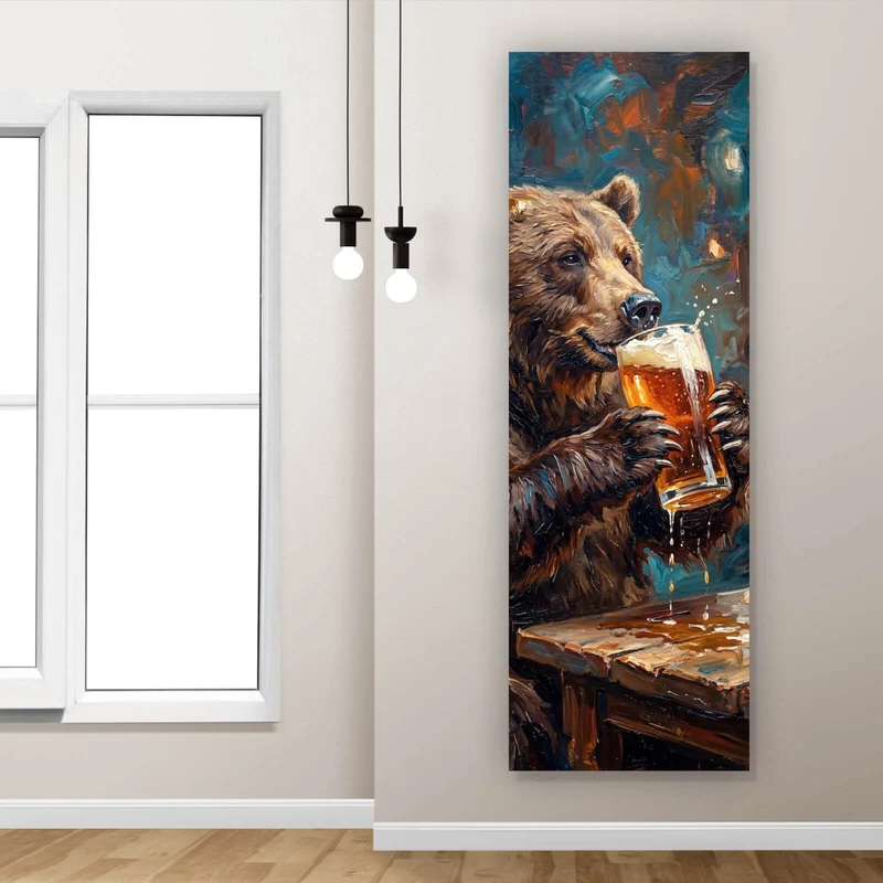 Acrylglasbild Bär genießt Bier in rustikalem Ambiente Panorama Hoch