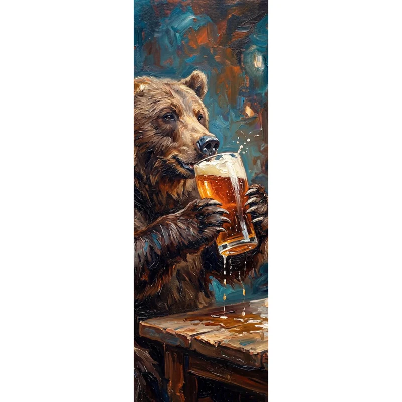 Aluminiumbild Bär genießt Bier in rustikalem Ambiente Panorama Hoch