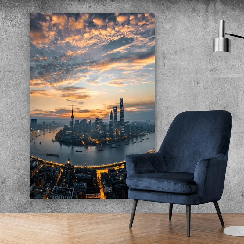 Poster Kanal durch Stadtlandschaft bei Nacht Hochformat