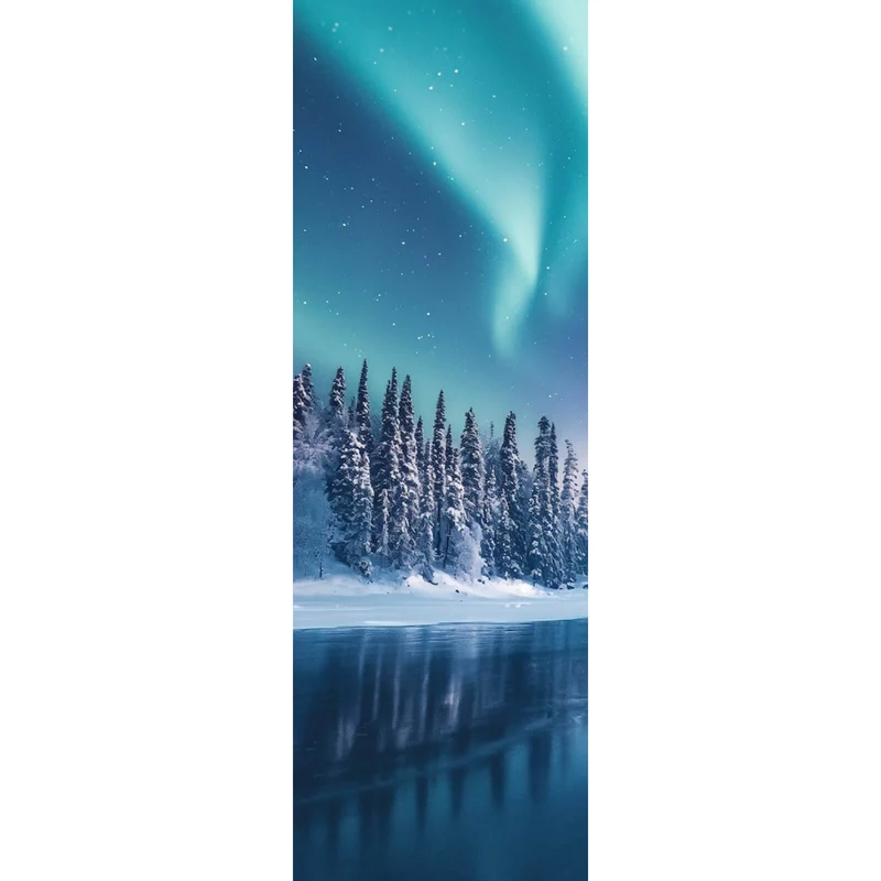 Leinwandbild Nordlicht über verschneiter Winterlandschaft Panorama Hoch