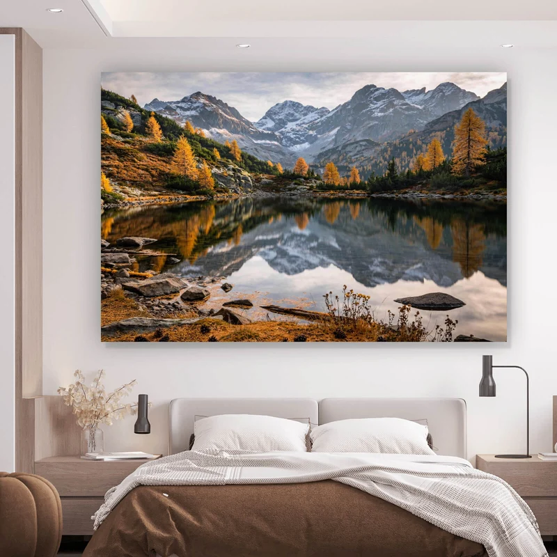 Aluminiumbild gebürstet Atemberaubende Landschaft mit Bergen und See Querformat