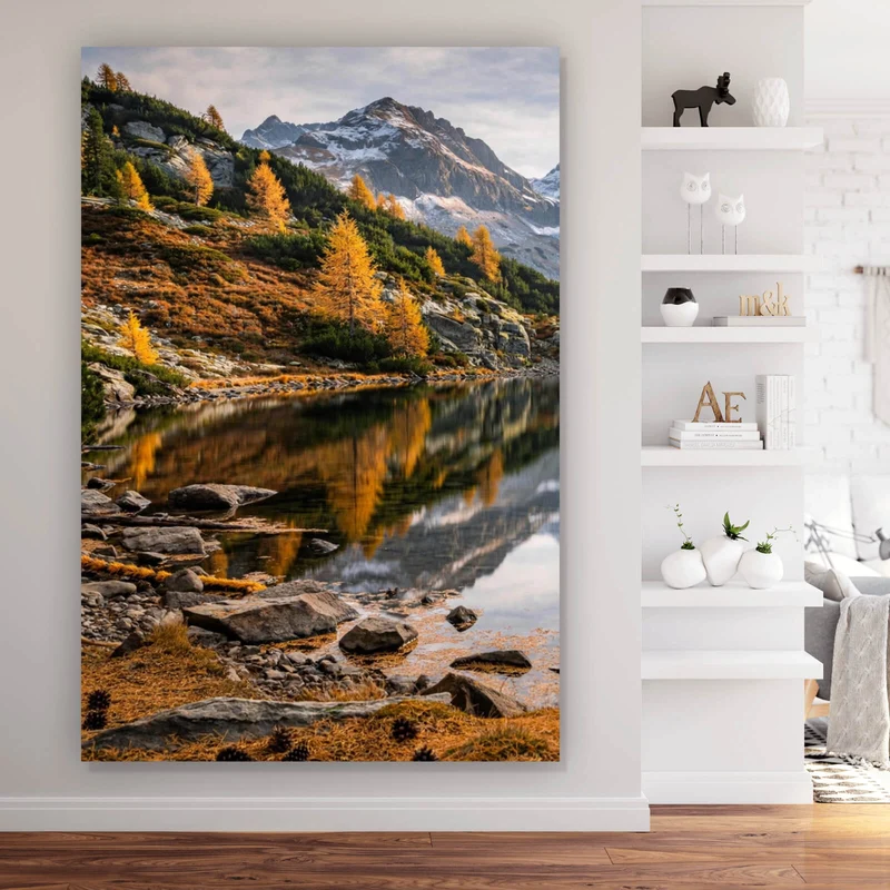 Aluminiumbild Atemberaubende Landschaft mit Bergen und See Hochformat