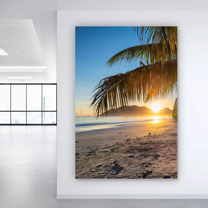 Leinwandbild Atemberaubender Strand Sonnenuntergang Hochformat