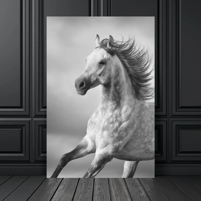 Acrylglasbild Majestätisches Pferdeportrait in Bewegung Hochformat