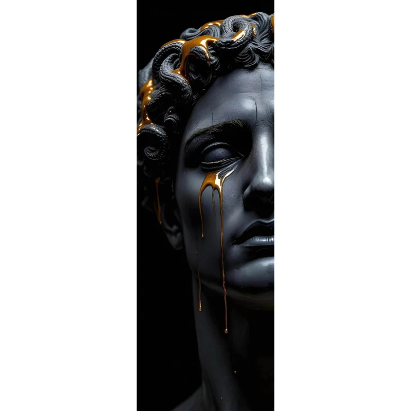 Spannrahmenbild Medusa Skulptur weinend mit goldener Verzierung Panorama Hoch