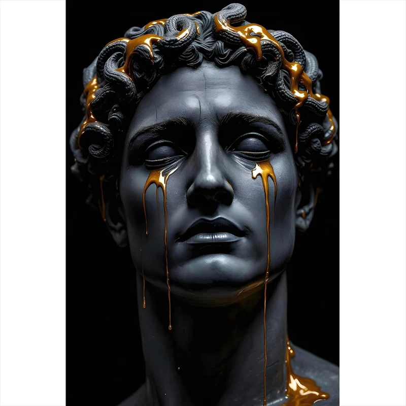 Spannrahmenbild Medusa Skulptur weinend mit goldener Verzierung Hochformat