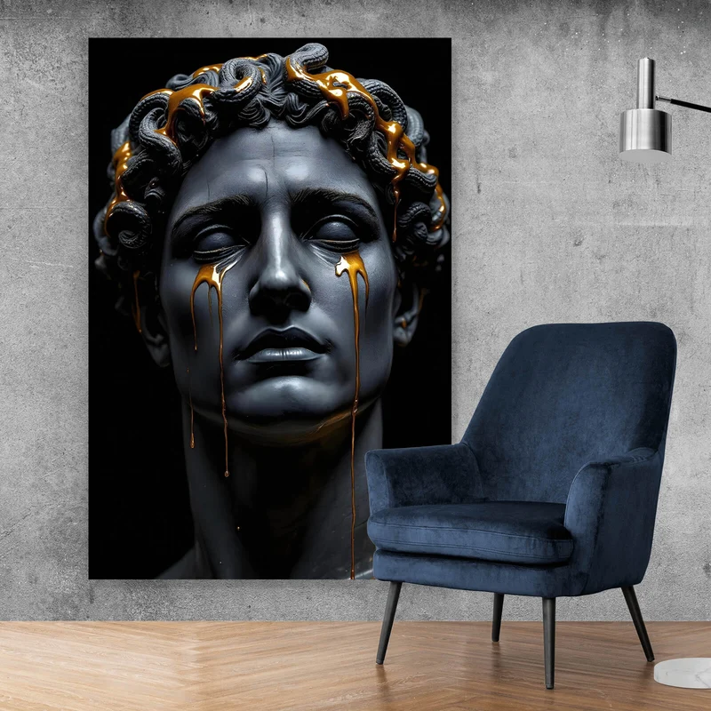 Leinwandbild Medusa Skulptur weinend mit goldener Verzierung Hochformat