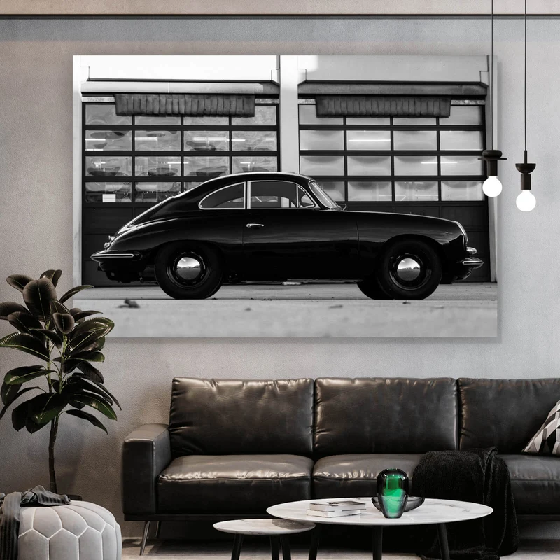 Poster Klassisches Auto vor Werkstattgebäude Querformat