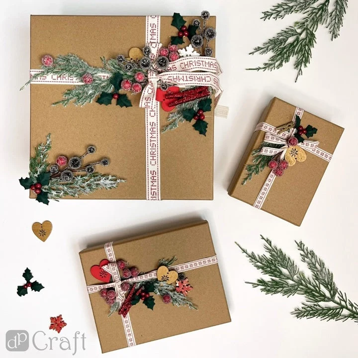 Wooden Self-Adhesive Hearts, White, Red, Gold, Set of 16