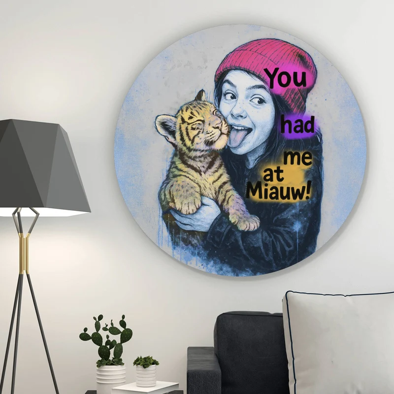 Aluminiumbild Jugendliches Mädchen mit einem Tigerjungen Street Art Kreis