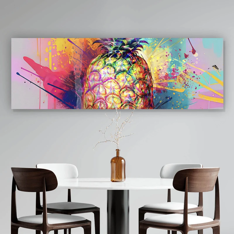Poster Bunte Ananas mit knalligen Farbspritzer Hintergrund Panorama