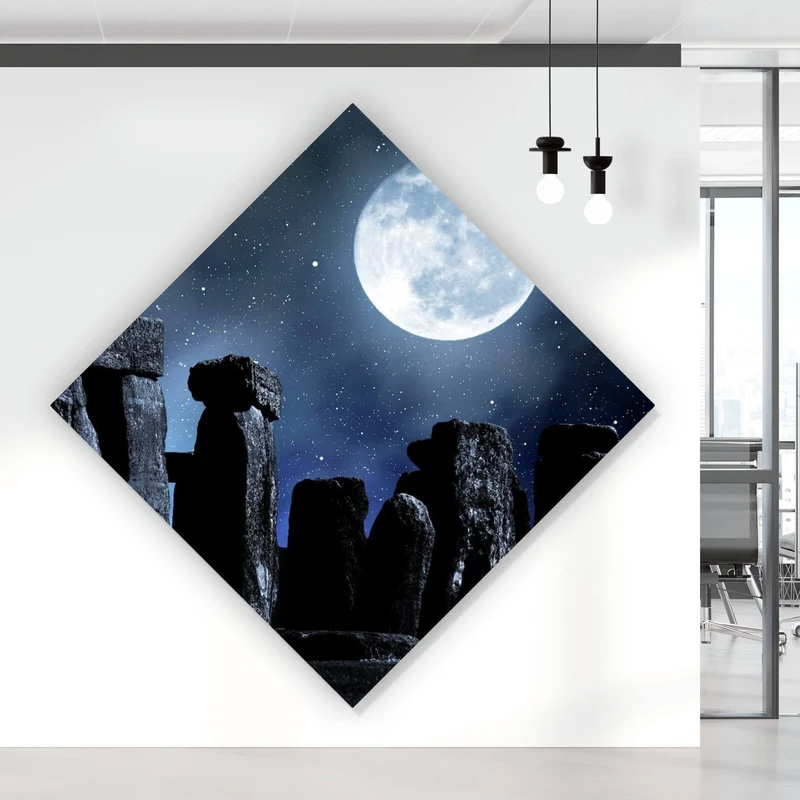 Acrylglasbild Mystische Steinformation unter leuchtendem Vollmond Raute