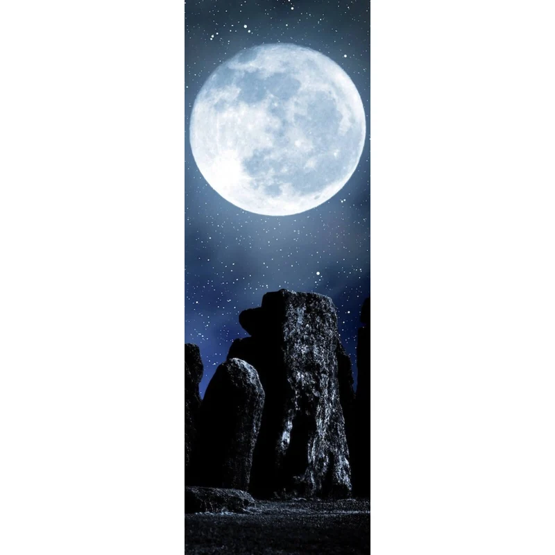 Spannrahmenbild Mystische Steinformation unter leuchtendem Vollmond Panorama Hoch