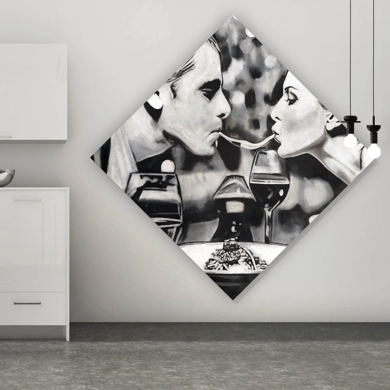 Spannrahmenbild Romantisches Abendessen Paar teilt Spaghetti Raute