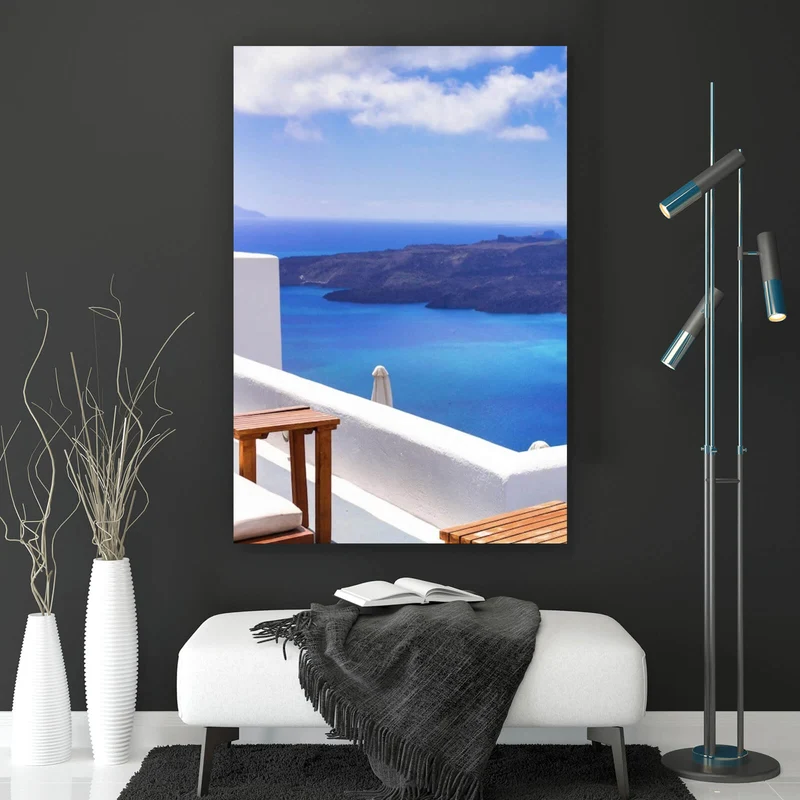 Aluminiumbild Mediterrane Terrasse mit atemberaubendem Meerblick Hochformat