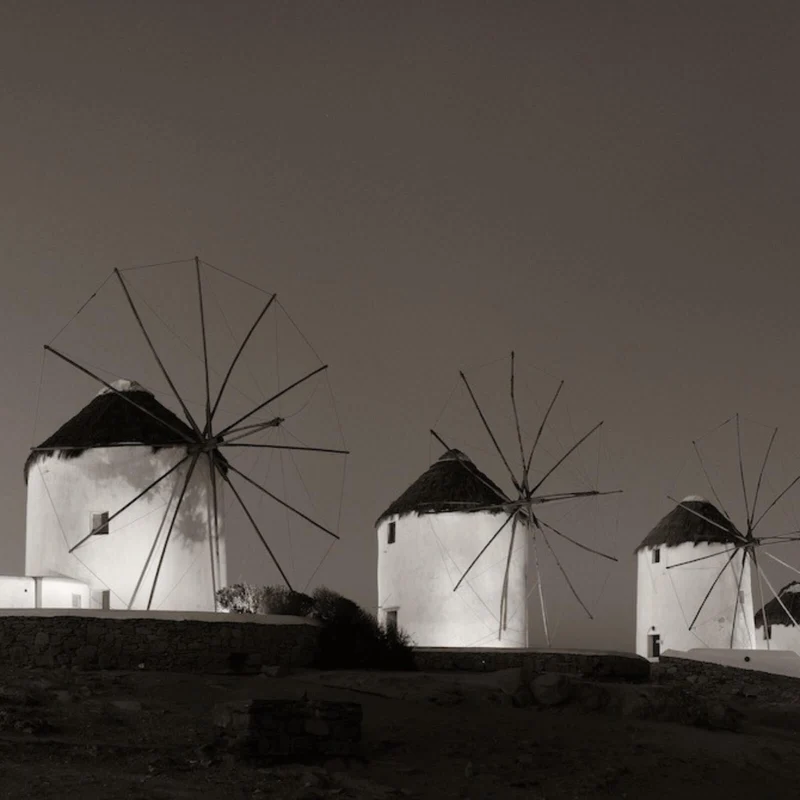 Aluminiumbild Historische Windmühlen bei Dämmerung Quadrat